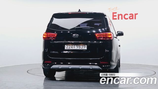 Kia Carnival из Кореи Encar