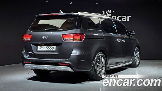 Kia Carnival 9-seater Prestige — пробег 95 203 км — фото 2 из 5