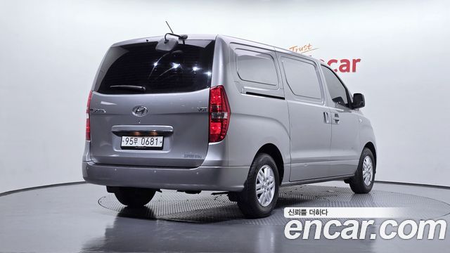 Hyundai Starex Van 3-Seater Smart — пробег 84 583 км — фото 2 из 5