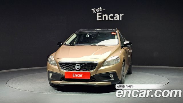 Volvo V40 T5 AWD — пробег 112 468 км — фото 3 из 5