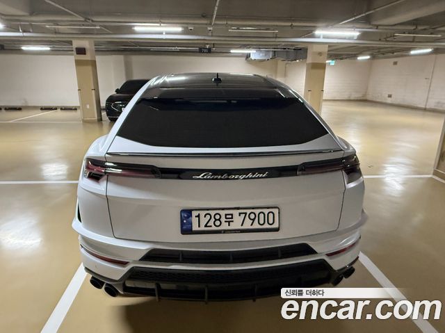Lamborghini Urus 4.0 V8 S — пробег 8 395 км — фото 4 из 5