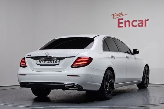 Mercedes-Benz E-Class E200 Avantgarde — пробег 85 363 км — фото 2 из 5