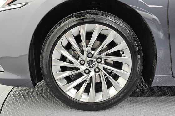 Lexus ES Luxury Plus — пробег 78 105 км — фото 5 из 5