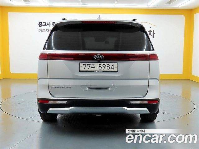 Kia Carnival 11-Seater Signature — пробег 84 526 км — фото 3 из 5