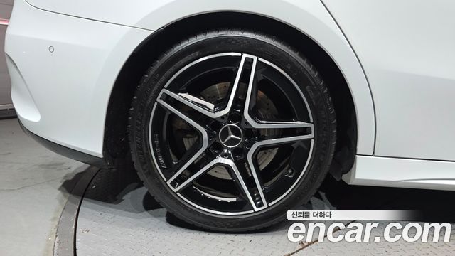 Mercedes-Benz A-Class AMG A35 4MATIC Sedan — пробег 79 549 км — фото 5 из 5