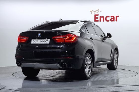BMW X6 xDrive 30d — пробег 165 992 км — фото 2 из 5