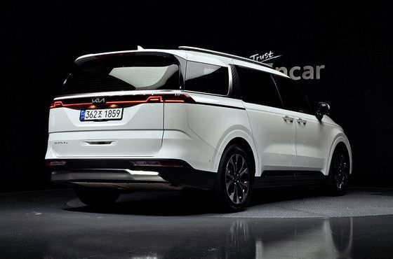 Kia Carnival 9-Seater Signature — пробег 45 178 км — фото 2 из 5