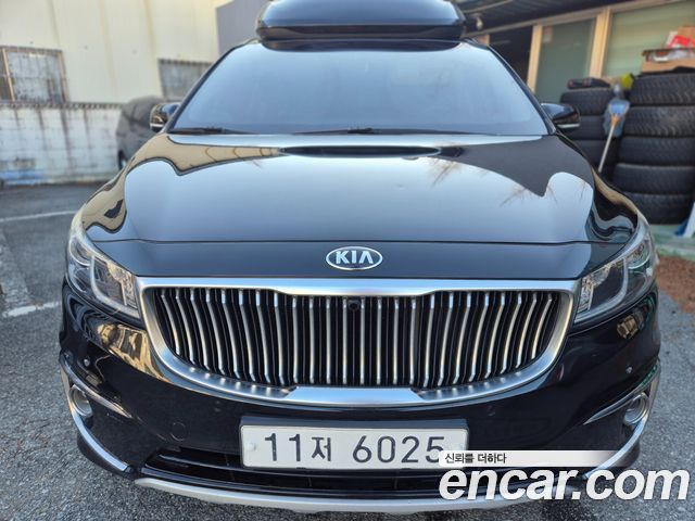 Kia Carnival 9-seater Hi-Limousine Prestige — пробег 290 000 км — фото 1 из 5