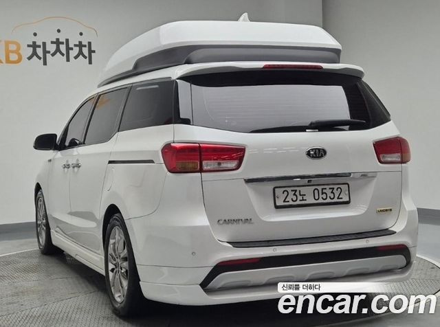 Kia Carnival 9-seater Hi-Limousine Prestige High roof — пробег 200 184 км — фото 2 из 5