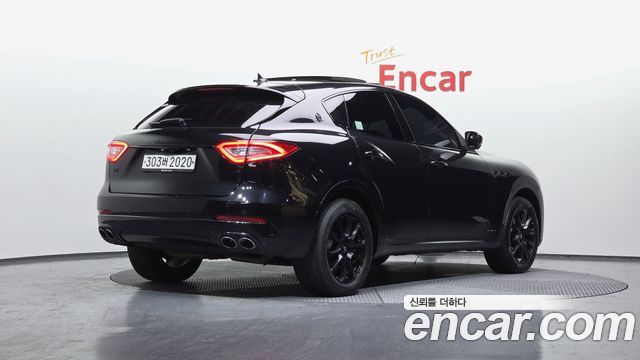 Maserati Levante из Кореи Encar