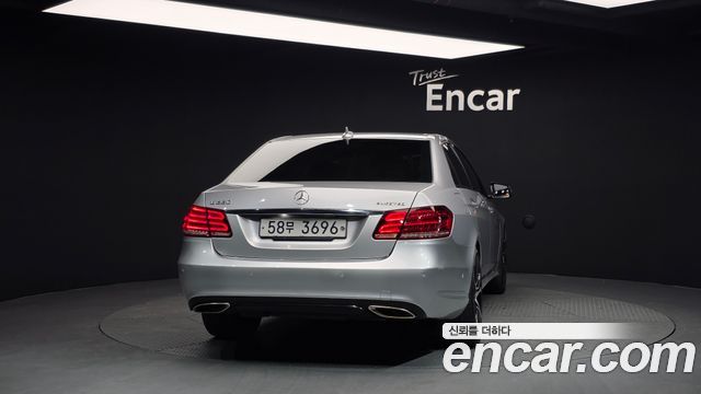 Mercedes-Benz E-Class E220 Bluetec Avantgarde Sport — пробег 148 703 км — фото 4 из 5