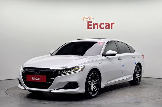 Honda Accord 2.0 Hybrid Touring — пробег 67 602 км — фото 1 из 5