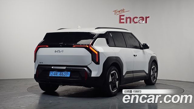 Kia EV3 Long Range 2WD Earth — пробег 36 346 км — фото 2 из 5