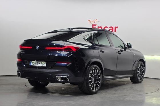 BMW X6 xDrive40i M Sport — пробег 9 923 км — фото 2 из 5