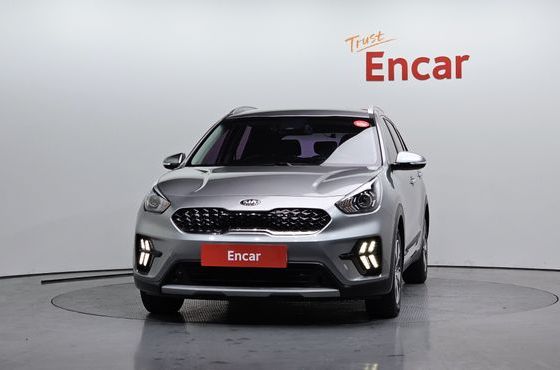Kia Niro 1.6 HEV Luxury — пробег 55 930 км — фото 3 из 5