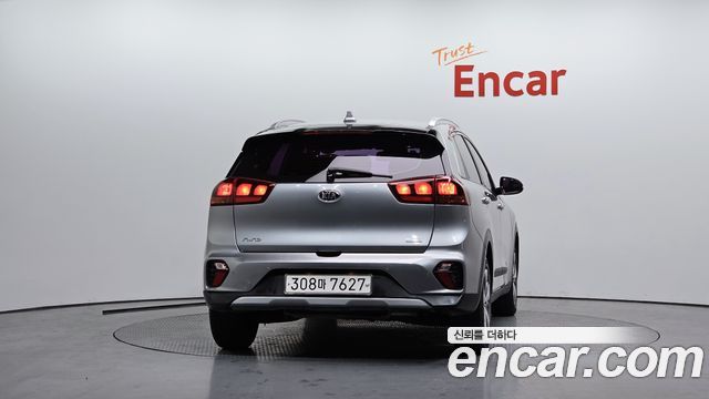 Kia Niro 1.6 HEV Luxury — пробег 55 930 км — фото 4 из 5