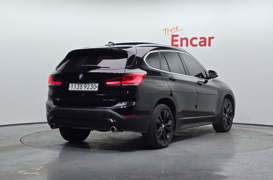 BMW X1 xDrive 20i Advantage — пробег 60 923 км — фото 2 из 5