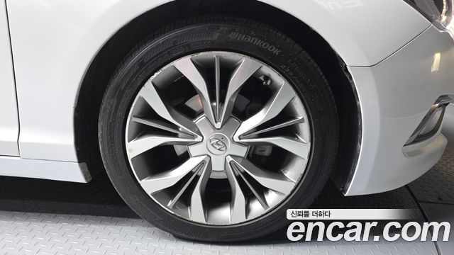 Hyundai Sonata 2.0 Premium — пробег 143 474 км — фото 5 из 5