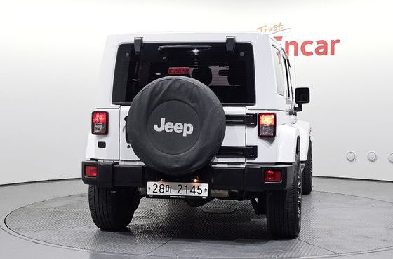 Jeep Wrangler 3.6 Sahara 4Door — пробег 105 302 км — фото 4 из 5