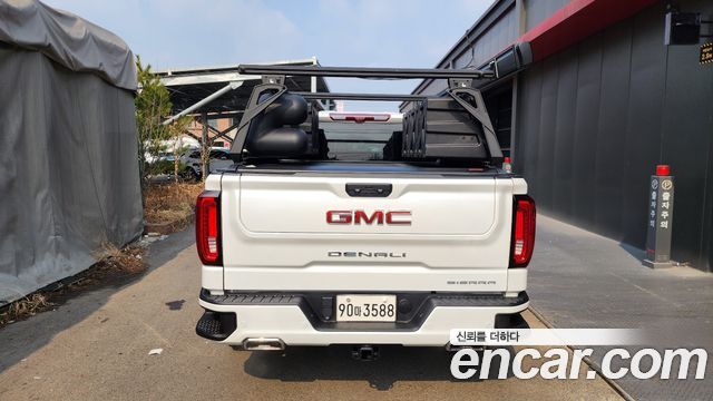 GMC Sierra Denali — пробег 16 754 км — фото 4 из 5