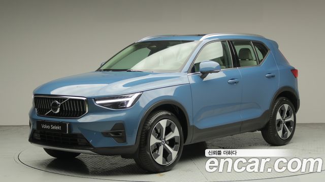 Volvo XC40 B4 Ultra Bright — пробег 326 км — фото 1 из 5
