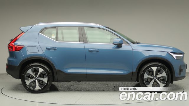 Volvo XC40 B4 Ultra Bright — пробег 326 км — фото 4 из 5