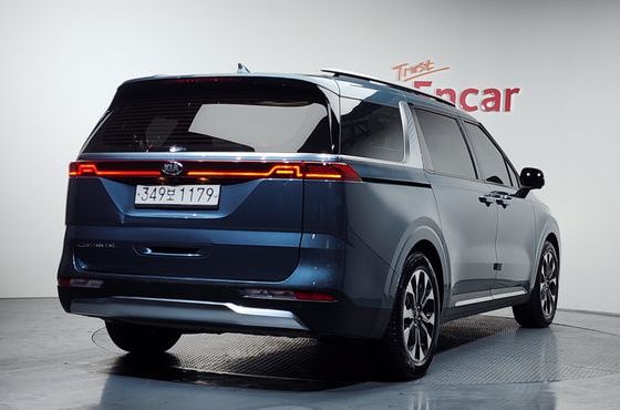 Kia Carnival 9-Seater Signature — пробег 133 556 км — фото 2 из 5
