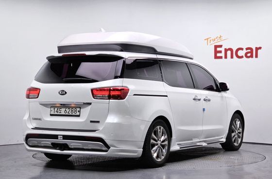 Kia Carnival 9-seater Hi-Limousine Noblesse — пробег 134 817 км — фото 2 из 5