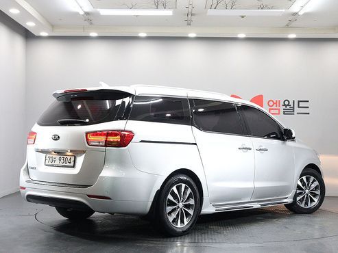 Kia Carnival 11-seater Prestige — пробег 132 231 км — фото 3 из 5