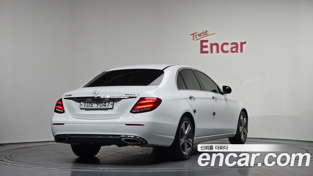 Mercedes-Benz E-Class E300 4MATIC Avnatgarde — пробег 125 033 км — фото 2 из 5