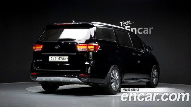 Kia Carnival из Кореи Encar