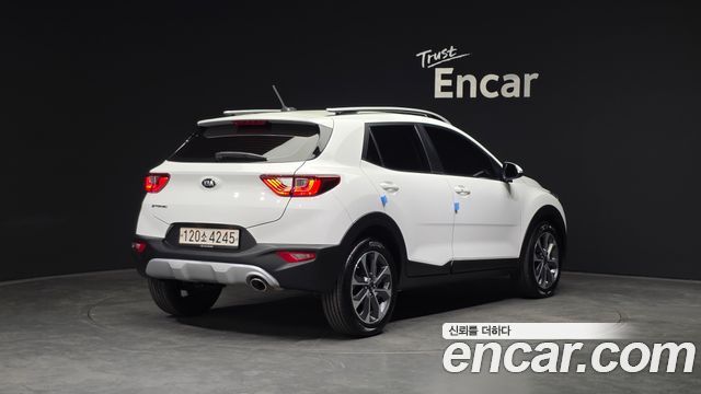 Kia Stonic из Кореи Encar