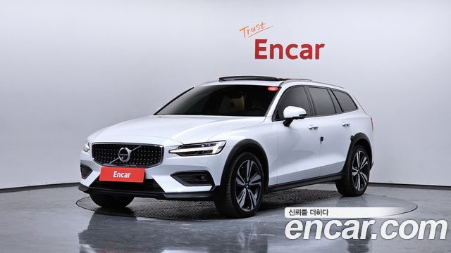 Volvo V60 B5 Pro AWD — пробег 109 467 км — фото 1 из 5