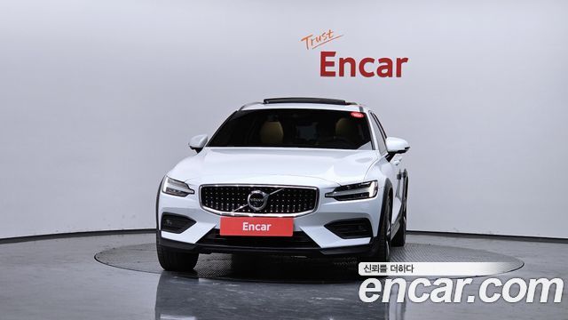 Volvo V60 B5 Pro AWD — пробег 109 467 км — фото 3 из 5