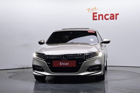 Honda Accord 2.0 Hybrid Touring — пробег 178 950 км — фото 3 из 5