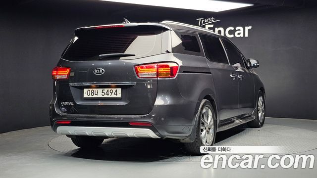 Kia Carnival из Кореи Encar