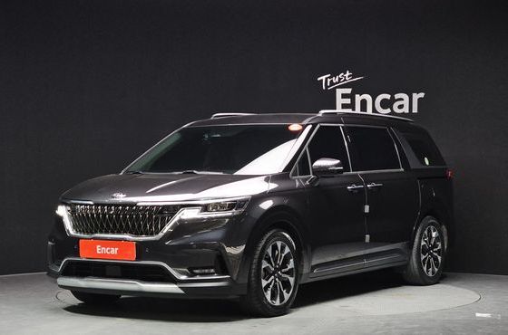 Kia Carnival Gasoline 7-Seater Signature — пробег 61 888 км — фото 1 из 5