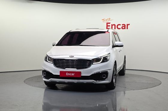 Kia Carnival 7-seater Limousine VIP — пробег 128 611 км — фото 3 из 5