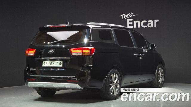 Kia Carnival из Кореи Encar
