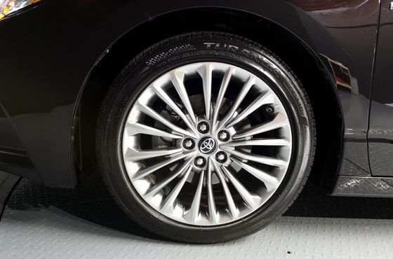 Toyota Avalon 2.5 Hybrid — пробег 48 569 км — фото 5 из 5