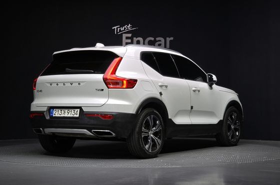 Volvo XC40 T4 Inscription — пробег 56 631 км — фото 2 из 5