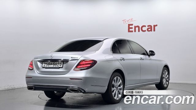 Mercedes-Benz E-Class из Кореи Encar