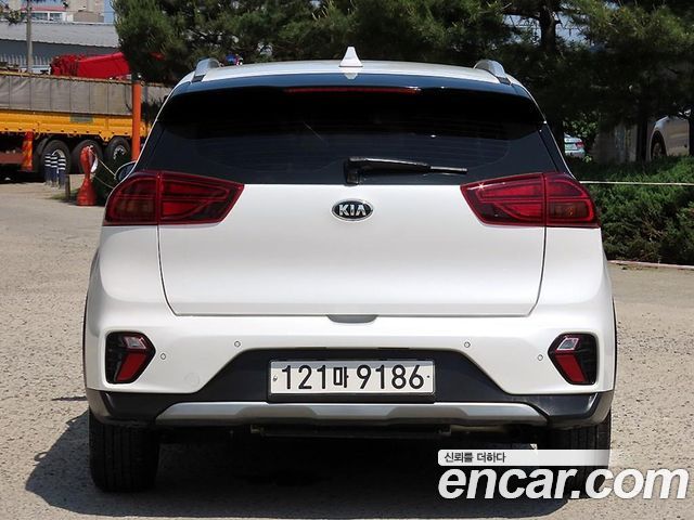 Kia Niro 1.6 HEV Prestige — пробег 37 417 км — фото 4 из 5