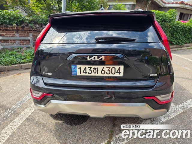Kia Niro Prestige — пробег 5 500 км — фото 4 из 5