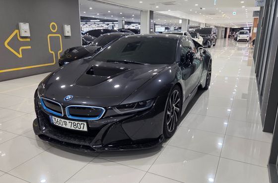 BMW i8 Coupe — пробег 44 700 км — фото 1 из 5