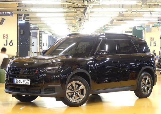 Mini Countryman ALL4 Essential — пробег 4 000 км — фото 1 из 5