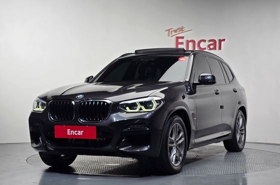BMW X3 xDrive 30e M Sport — пробег 75 016 км — фото 1 из 5
