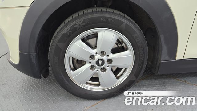 Mini Cooper Standard 3rd — пробег 66 861 км — фото 5 из 5