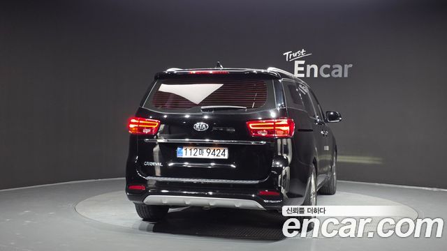 Kia Carnival из Кореи Encar