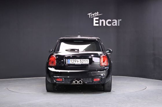 Mini Cooper 5Door Standard 3rd — пробег 81 536 км — фото 4 из 5